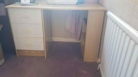 Photo of free Desk (Stourport-on-Severn DY13) #1