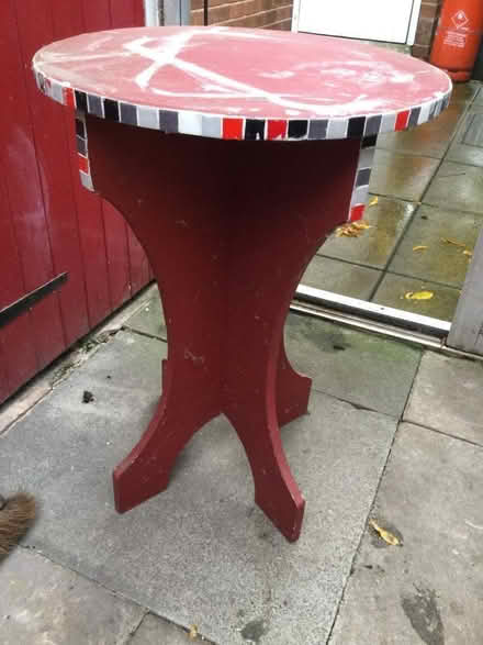 Photo of free Small round table for up- cycling. (Tarvin CH3) #1