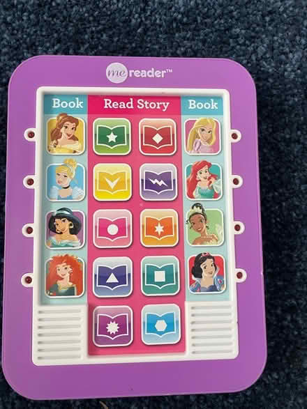 Photo of free Disney princess books and reader (NE30) #1