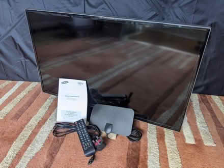 Photo of free Samsung 32" LCD TV (Hook RG27) #2