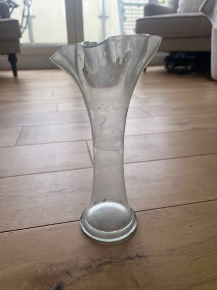 Photo of free Glass vase (Stepney E1) #1