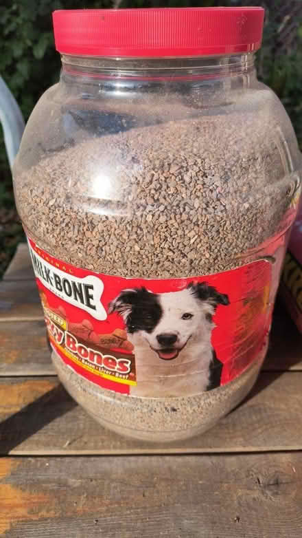 Photo of free About 10 lbs of Oil-Dry (Westmont) #1