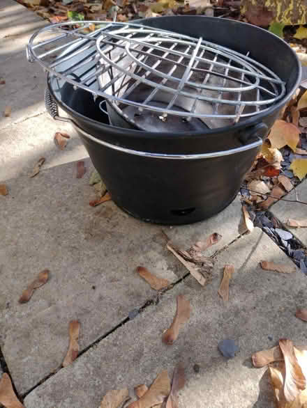 Photo of free Small bucket barbeque (Leighton Buzzard LU7) #1