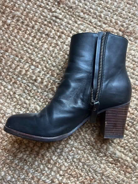 Photo of free Size 5 Boots (Vienna) #3