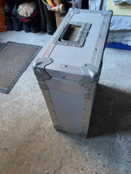 Photo of free ABS Metal Flight Case - Ext - H 49cm, W 41cm, D 20cm - Used (IP3) #4
