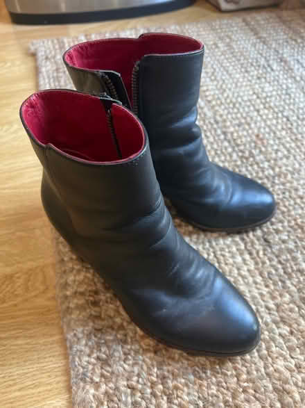 Photo of free Size 5 Boots (Vienna) #1