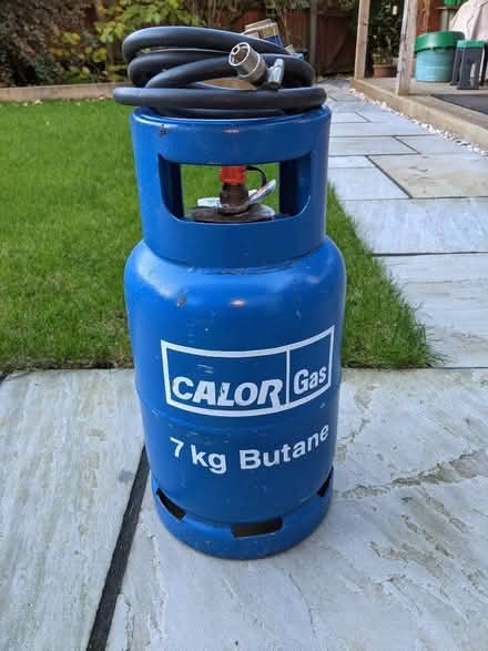 Photo of free Calor Gas canister with attachment hose (Charvil RG10) #2