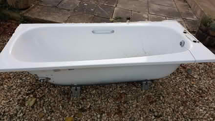 Photo of free bathtub Painswick #1