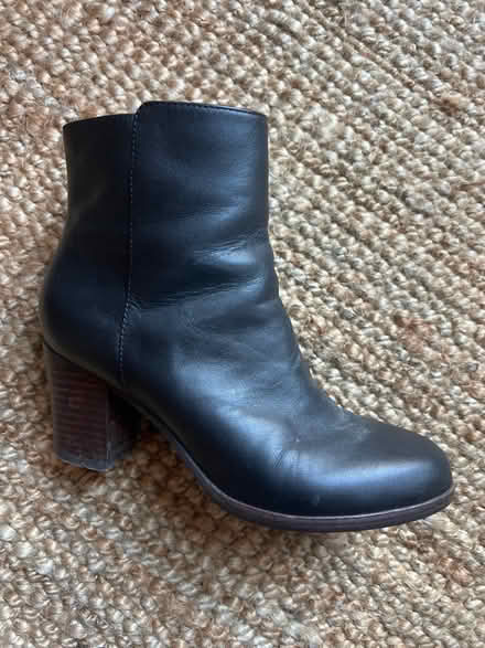 Photo of free Size 5 Boots (Vienna) #2