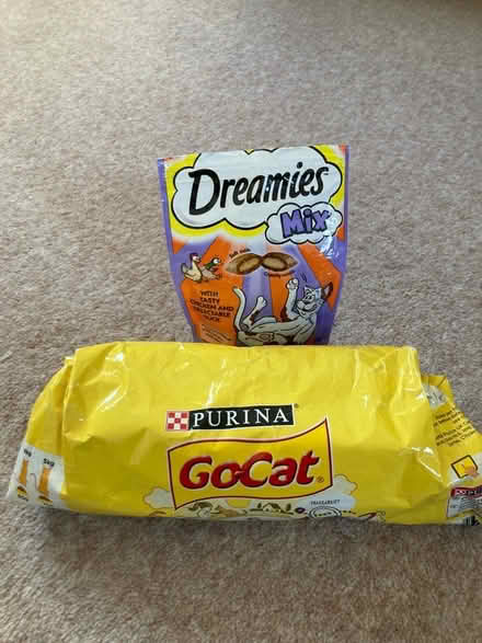 Photo of free Cat food & treats (Southfields SW18) #1
