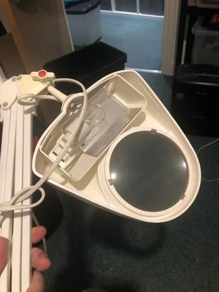 Photo of free magnifier lamp (Broughty Ferry, DD5) #2