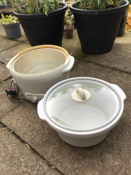 Photo of free Slow cooker (Gyle EH12) #3
