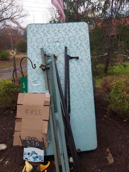 Photo of free Desk chair twin bed (Quakertown) #2