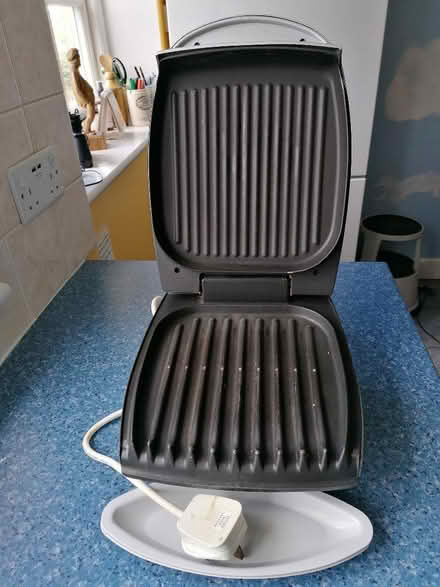 Photo of free George Foreman grill/toastie machine (Woodbrook HR5) #1