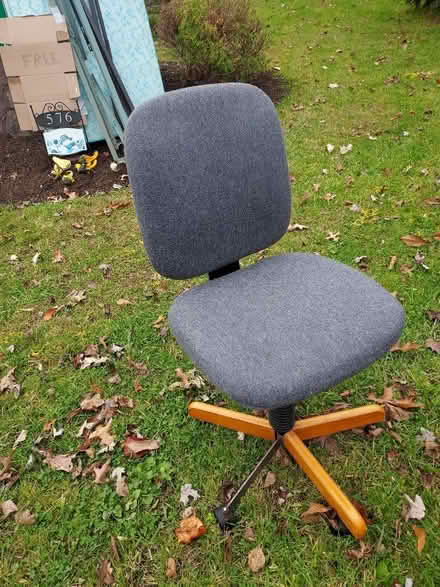 Photo of free Desk chair twin bed (Quakertown) #1