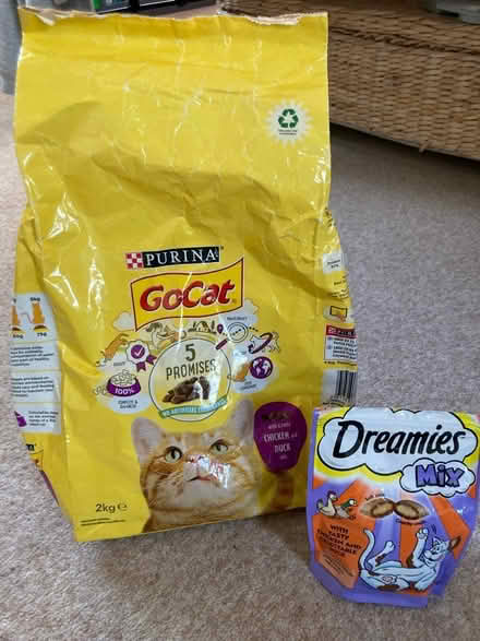 Photo of free Cat food & treats (Southfields SW18) #2