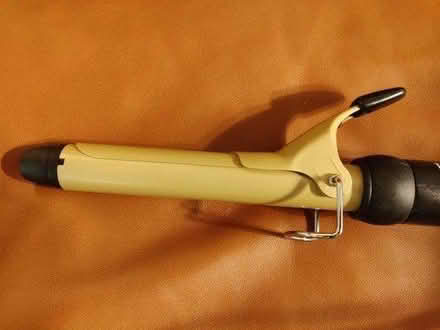 Photo of free Hair curling iron (CB2) #3