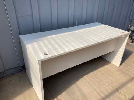 Photo of free White Desk (aptos) #3