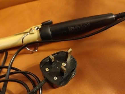 Photo of free Hair curling iron (CB2) #2