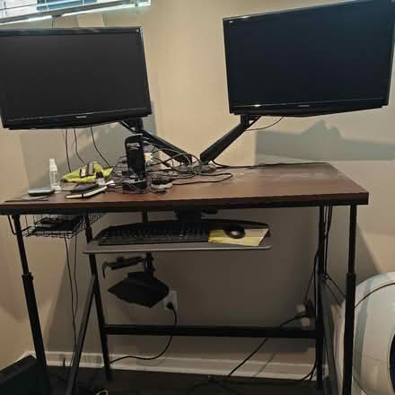 Photo of free Table and monitors (North Oak Lawn) #1