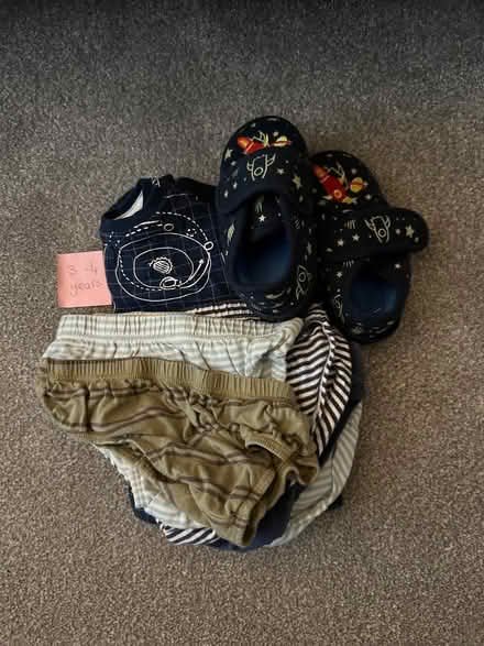Photo of free Child clothes - bundle 6 (Buckhurst Hill IG9) #1