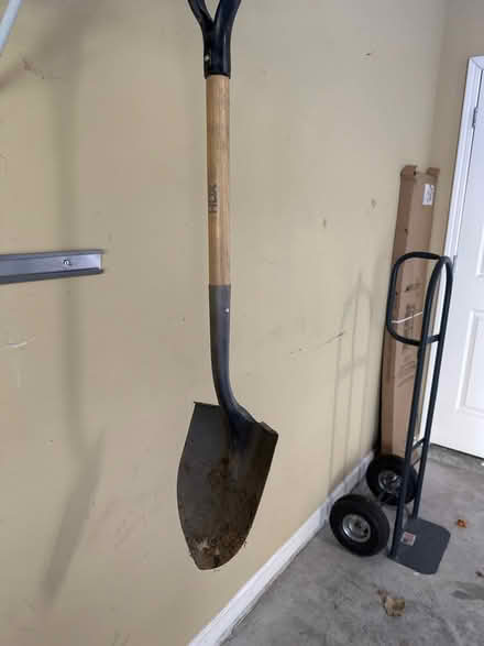 Photo of free Small shovel (Smyrna) #1