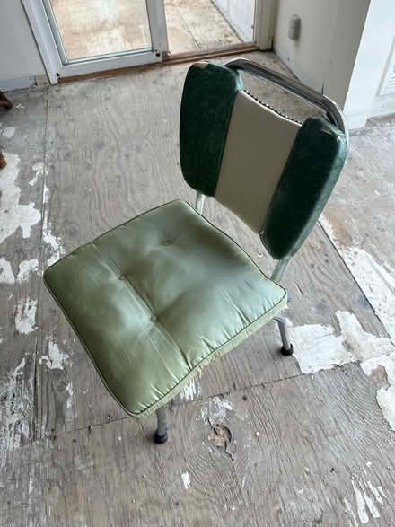 Photo of free 1950’s Table & chair (Park Pacifica) #1