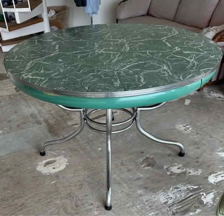 Photo of free 1950’s Table & chair (Park Pacifica) #2