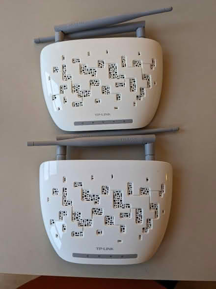 Photo of free WiFi access points... no power supply (Bath & North East Somerset) #2