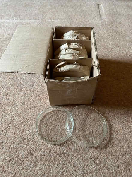 Photo of free Box of 10 glass petri dishes (Hayfield SK22) #1