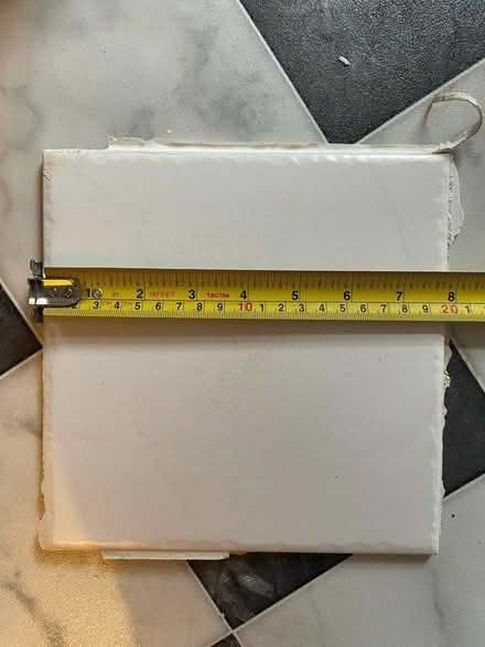 Photo of free White Tiles 20cm about 50 (Croydon SE25) #1