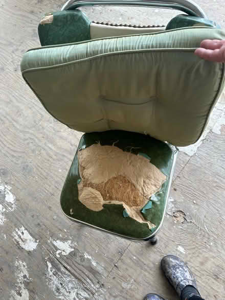 Photo of free 1950’s Table & chair (Park Pacifica) #3