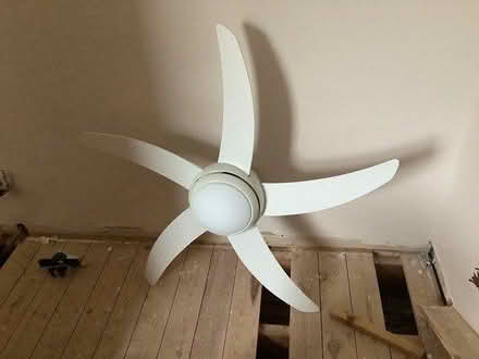Photo of free Ceiling fan with light (Anstey Height’s LE4) #1