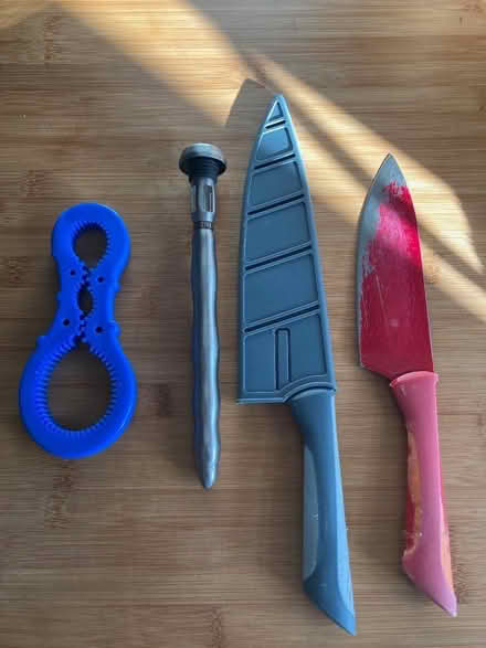 Photo of free Kitchen gadgets & knives (AB32) #1