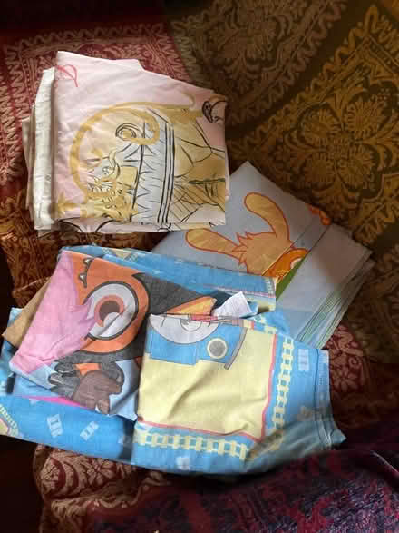 Photo of free Single duvets child and adult a few single flat sheets and a (Rusthall TN4) #2