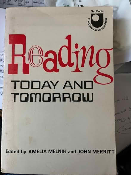 Photo of free OU book on Reading (Eastbourne BN21) #2