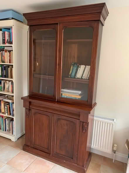 Photo of free Wooden dresser with detachable base (Henley-On-Thames RG9) #1