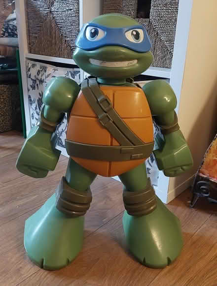 Photo of free Teenage Mutant Ninja Turtle Toy (B32) #1