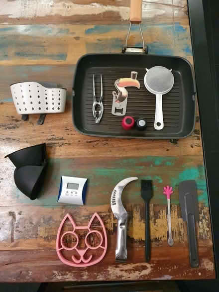 Photo of free Various kitchen items (RG30 Tilehurst) #1