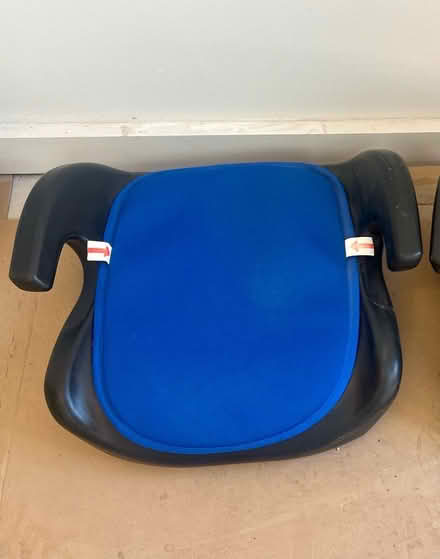 Photo of free Child car booster seat (W4 Chiswick) #1