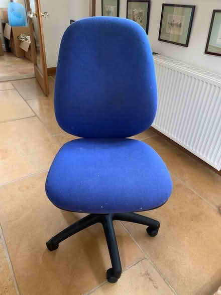 Photo of free Blue fabric office chair (Henley-On-Thames RG9) #1
