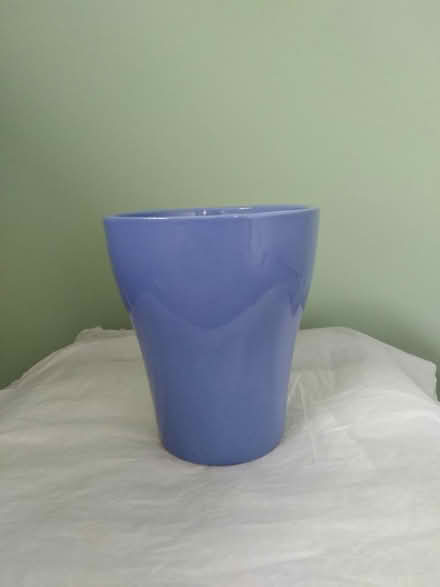 Photo of free Blue Vase (TN24) #1