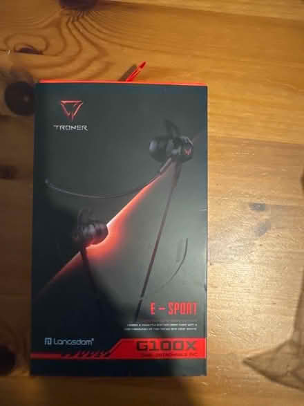 Photo of free Wired earphones (Tilbury RM18) #1