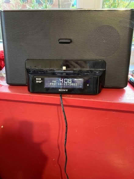 Photo of free Phone docking/radio (Kings Heath B13) #1