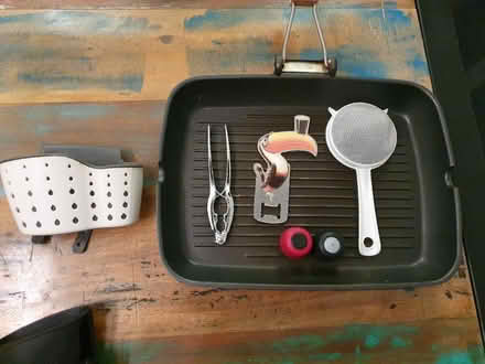 Photo of free Various kitchen items (RG30 Tilehurst) #3