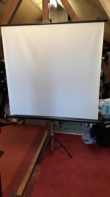 Photo of free Hanimex slide projector and screen (Gedling NG4) #1