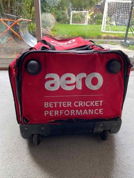 Photo of free Aero large cricket kit bag (Hayes BR2) #1