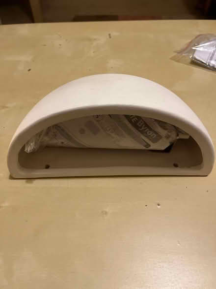 Photo of free Ceramic wall light (Potterells Farm AL9) #1
