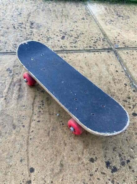 Photo of free Kids skateboard (KT12 Elmbridge) #1