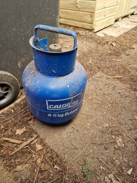 Photo of free Camping Gaz Stove and Bottle (CB21 - opposite phone box) #2